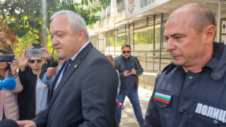 Служебният вътрешен министър Иван Демерджиев коментира пред журналисти в Бургас случая
