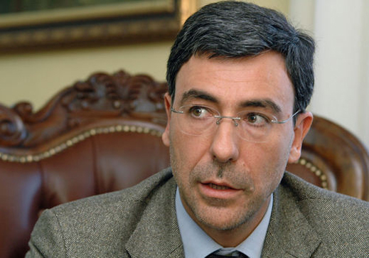 Увеличават издръжката на учениците с 380 милиона лева