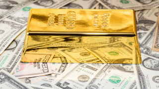 Златото достигна цена от 1760 долара за унция в петък