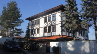 Екшън пред Сараите на Доган в кв Бояна в София Иззеха