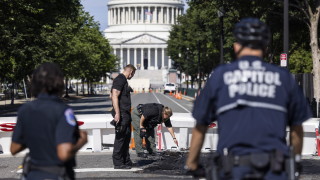 Автомобил се заби в заграждение пред сградата на Капитолия в САЩ