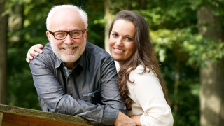 Мелиса Нобъл тъкмо се кани да пие кафе в кварталната