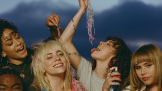 Били Айлиш винаги е била доста потайна що се отнася