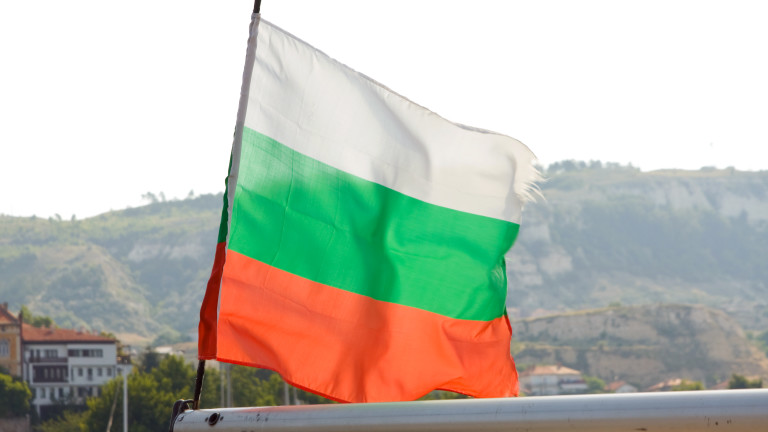 17-годишен младеж е откраднал българското знаме от кметството на село