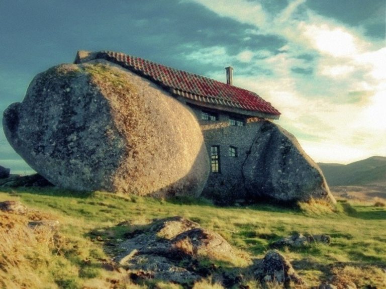 The Stone House, Португалия 