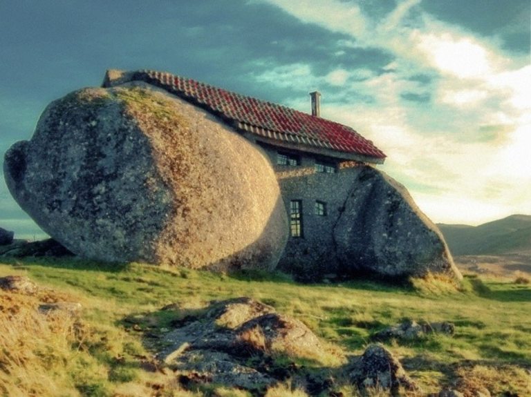 The Stone House, Португалия