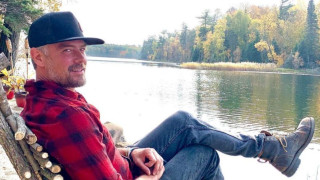 Заради обвиненията че е писал писма в които разкрива странни