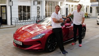 Докато за някои електромобилите са неизбежното бъдеще други все още