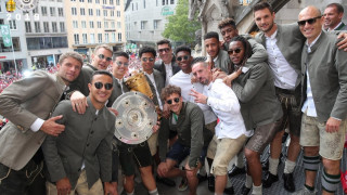 Байерн Мюнхен спази традицията и отпразнува спечеления дубъл в Германия