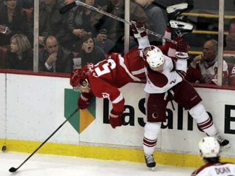 Детройт записа 17-а победа за сезона