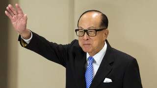 Най-богатият и могъщ човек в Хонконг се пенсионира