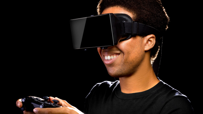 Facebook започна доставките на очилата за виртуална реалност Oculus Rift