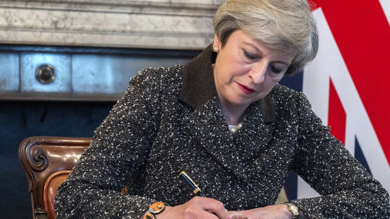 Тереза Мей подписа писмото за Брекзит 