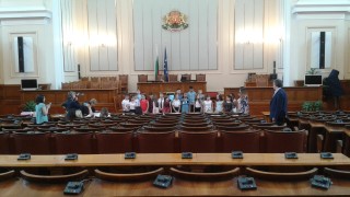 Депутатите от ВМРО са с отрицателни проби за COVID-19