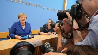 Меркел категорично отхвърли призивите за преразглеждане на приема на бежанци