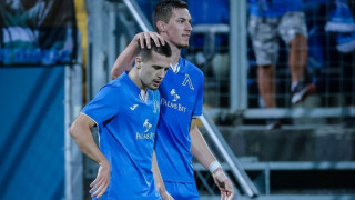 Нападателят на Левски Марин Петков тренира вчера с втория