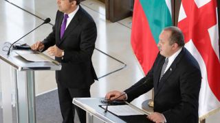 Не признаваме договорките между Русия, Абхазия и Южна Осетия, заяви Плевнелиев в Тбилиси