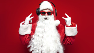 Това е сезонът в който чуваме коледна музика почти навсякъде