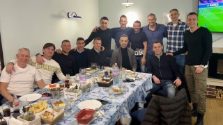 Бивши футболисти на ЦСКА се събраха непринудено в заведение в