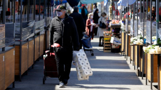 Властите в Сърбия коментират че фитнес зали и фризьорски салони