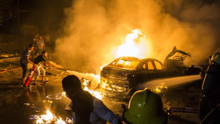 Седемнадесет души загинаха при експлозия на кола в Кайро