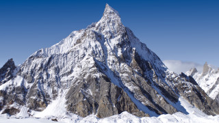 Нова спасителна акция под връх К2 съобщава Нова телевизия Трима