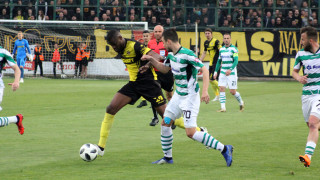 Африканският нападател Феребори Доре изненадващо може да продължи кариерата си