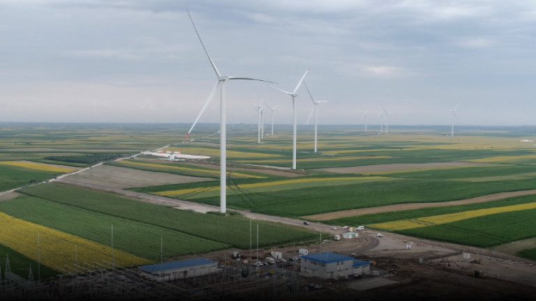 Най-голямата компания за чиста енергия в Европа ще строи по-малко вятърни и слънчеви инсталации