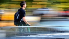 Карането на електрически тротинетки става безконтролно: До 50% от инцидентите водят до черепно-мозъчни травми