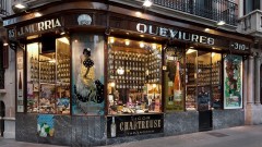 Защо магазин в Барселона таксува туристи за селфи