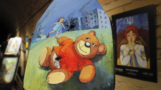 Десетки украински деца от окупиран от Русия град в Украйна