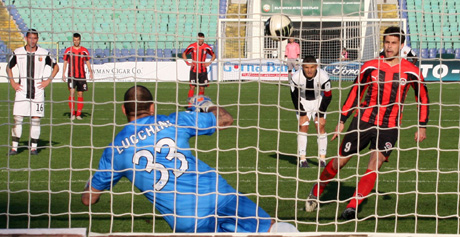 Локо (Пд) без Лучини срещу Берое