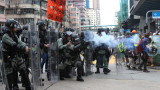  Полицията в Хонконг изстреля сълзотворен газ по протестиращите 
