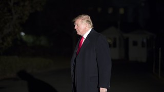 Сенатор Бърни Сандърс настоя че американският президент Доналд Тръмп трябва