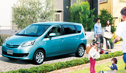 Toyota и Daihatsu с компактен седемместен модел  