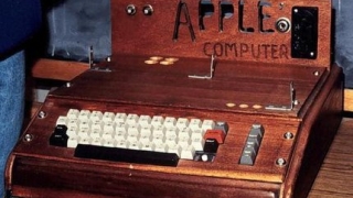 Функциониращ компютър Apple-1 се продаде за 671 400 долара