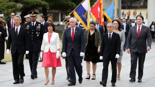 US вицепрезидентът Майк Пенс на ключова визита в Южна Корея 