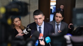 Депутатът от Демократична България Ивайло Мирчев определи като изключително жалка