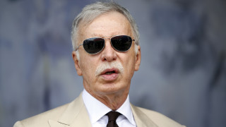 Собствениците на Арсенал Стан и Джош Крьонке отхвърлиха възможността