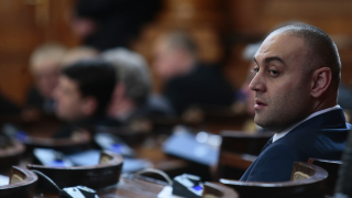 Мюсюлманите в София настиват, молят се на открито заради липса на джамии