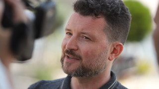 70 те руски дипломати служители на посолството и техните семейства експулсирани