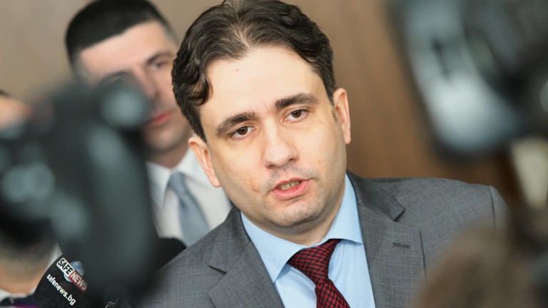 ПП-ДБ викат Митов в парламента да каже за разбитата фабрика за цигари в Хасковско