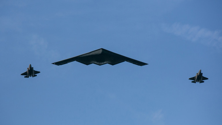 САЩ разположиха атомни стелт бомбардировачи B-2 във Великобритания