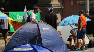 34 и ден антиправителственият протест продължава Остават палатковите лагери на Орлов
