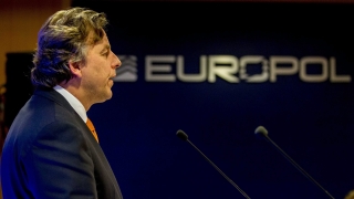 ДАЕШ може да извърши големи терористични атаки в Европа, предупреди Европол 