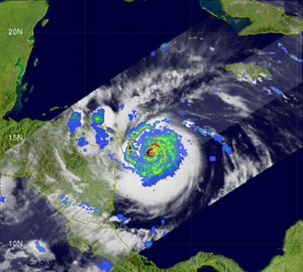 Над 100 станаха жертвите на урагана „Феликс”