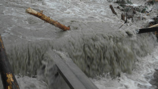 Порой причини наводнение в Котел този следобяд Реката в балканския