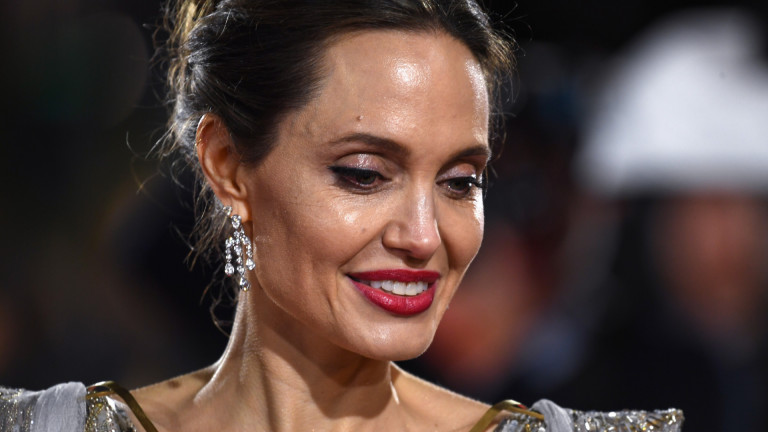В последните седмици Анджелина Джоли и децата й изчезнаха от