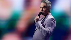 Роби Уилямс на 52