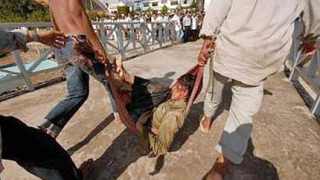 14 души загинаха при срутване на мост във Виетнам